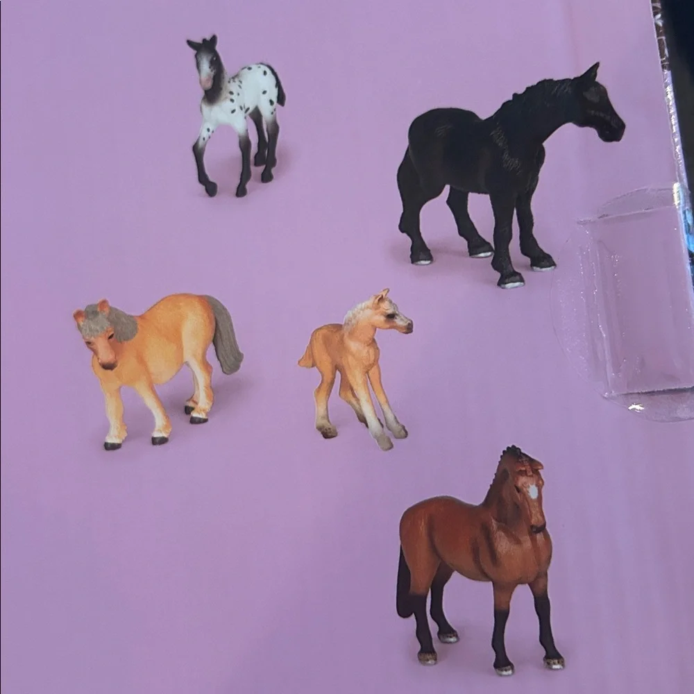 HORSES Figures Playset - 5 pieces NEW